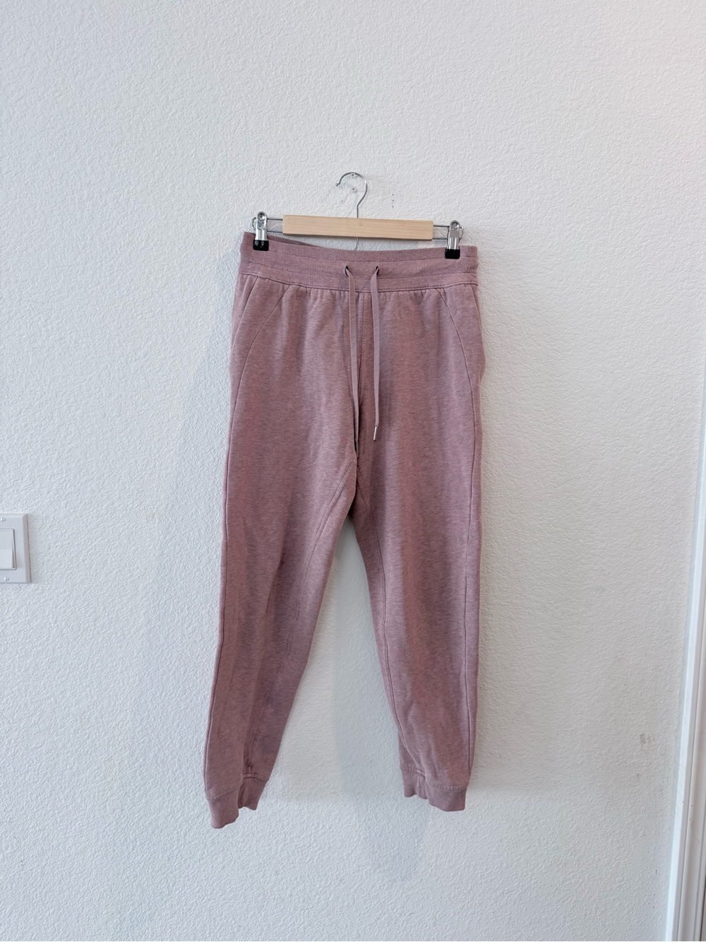 Lululemon- Scuba Jogger in Heathered Biolet Verbena- Size 6